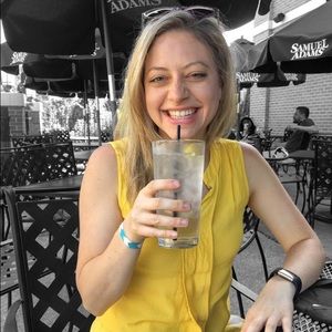 Meet your Posher, Laina